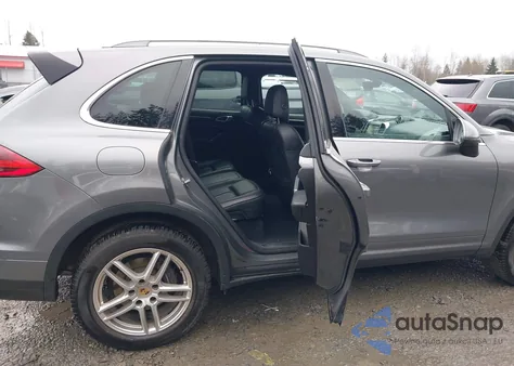 2016 Porsche Cayenne z USA, uszkodzony, nr VIN WP1AA2A25GKA12185